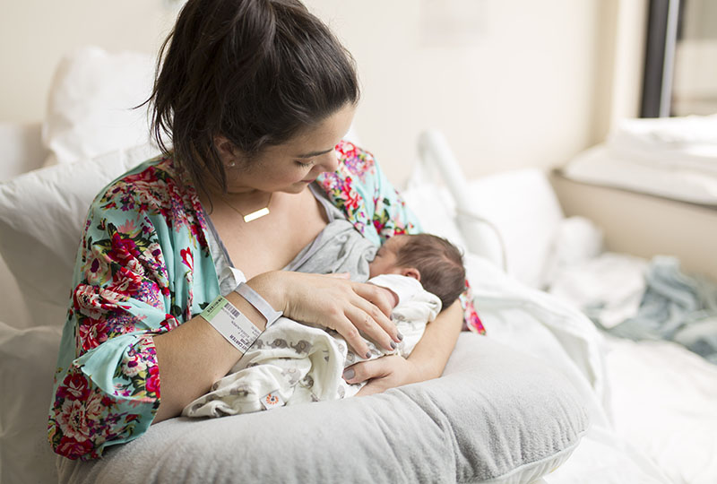 7 Tips for Early Breastfeeding Success
